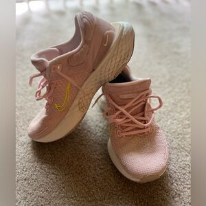 Nike Invincible Flynit